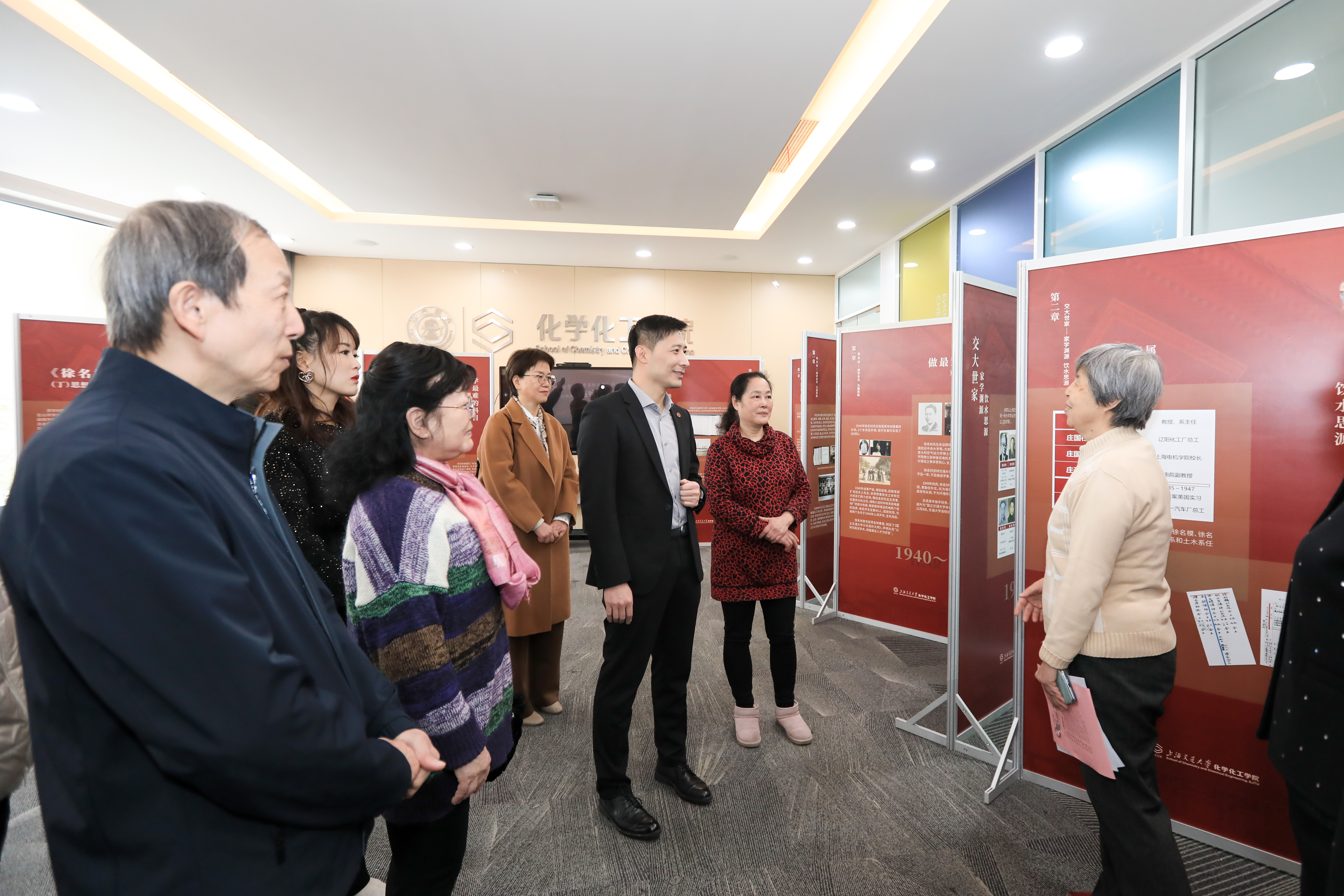 1703761320208624.jpg 参观4.jpg