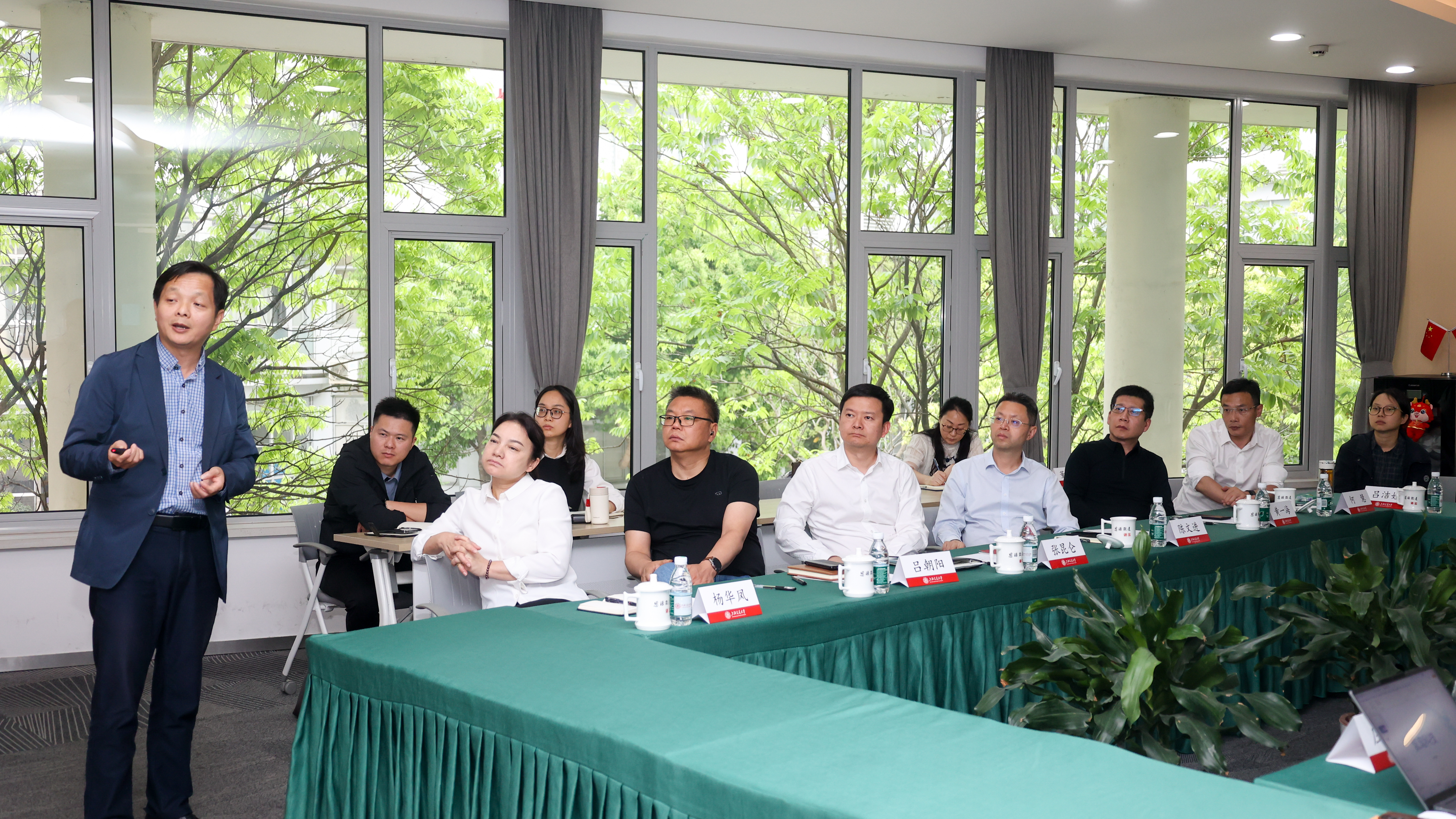 1745565672381566.jpg 211A8260.jpg